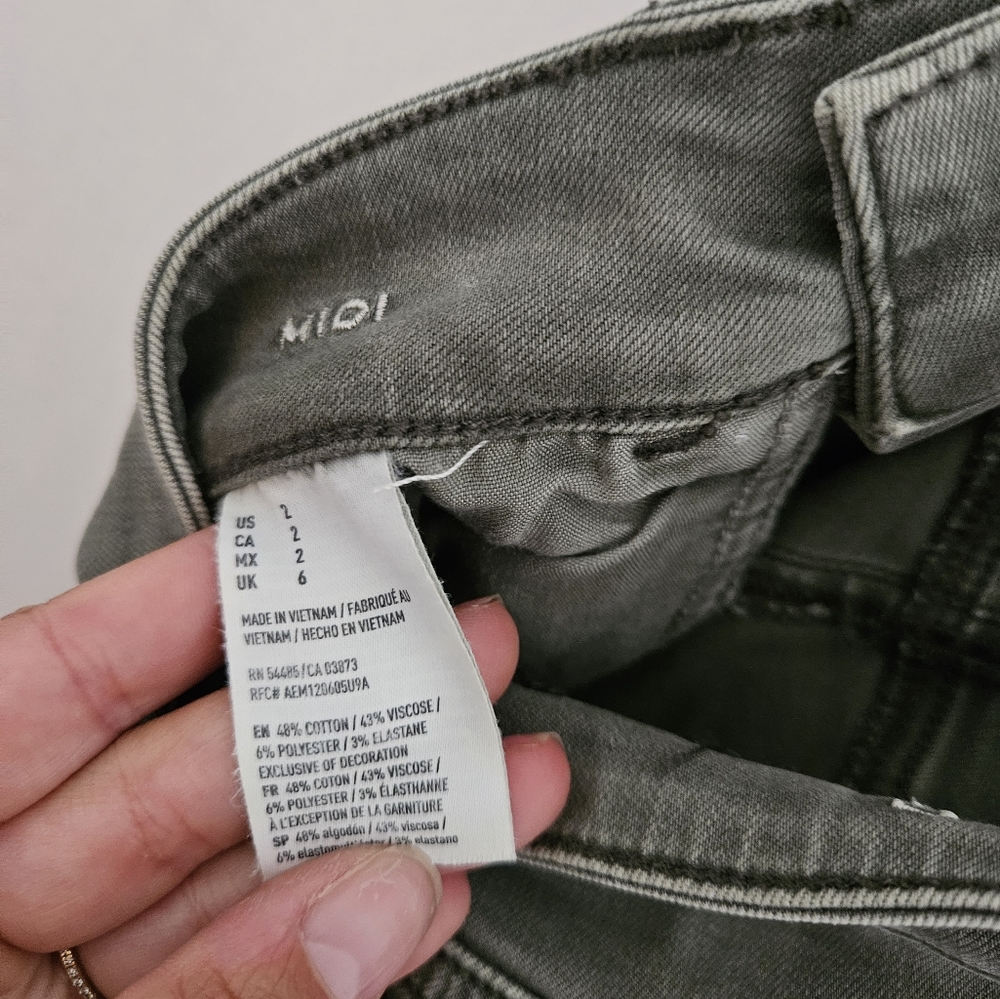 Midi Shorts - Picture 3 of 4